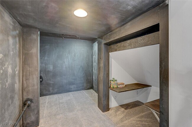 Building Photo - 5470 Logville St