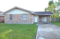 Building Photo - Updated 3 Bedroom 1.5 Bath Home in Gray