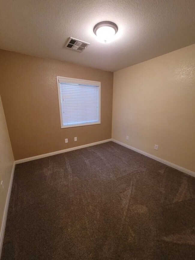 Building Photo - 8123 W Making Memories Pl