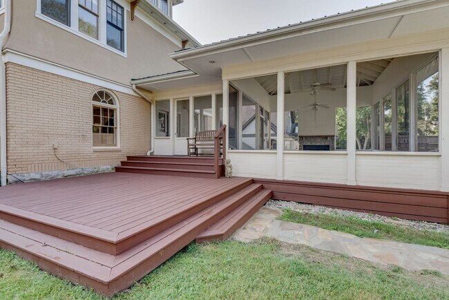 Building Photo - Welcome home to this historic stunner on o...