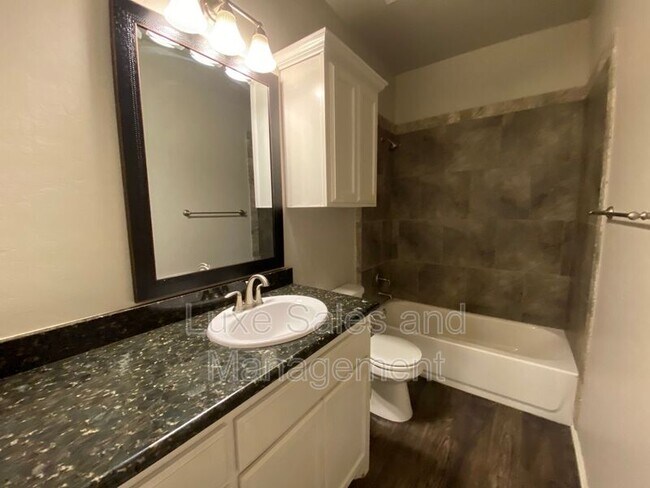 Building Photo - 2225 Mill Creek Way