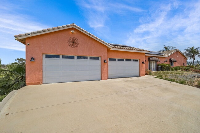 Building Photo - 15830 Rawhide Ln