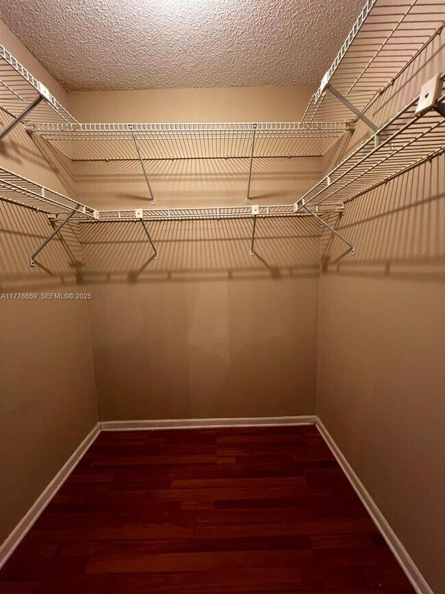 Building Photo - 1301 NE 7th St