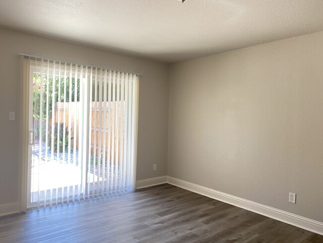 Building Photo - 3020 Olive Glen Ct