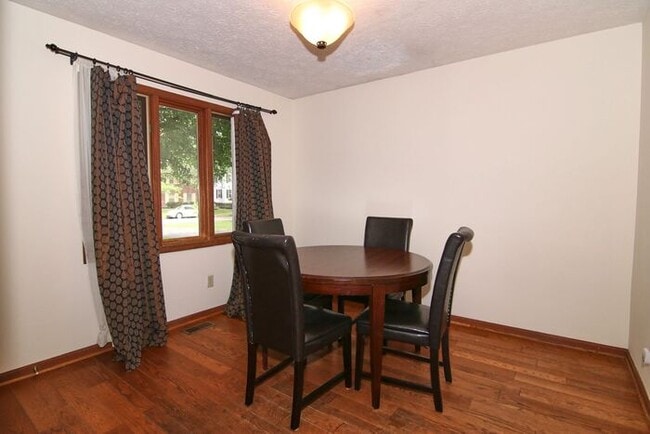 Building Photo - Furnished Home Blocks from Butler University!