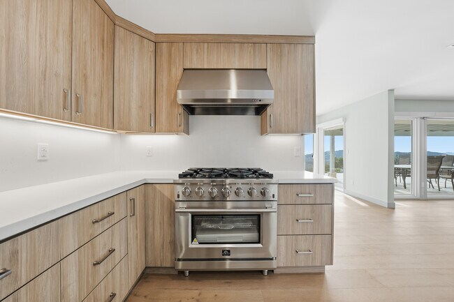 Building Photo - 5527 Burning Tree Dr