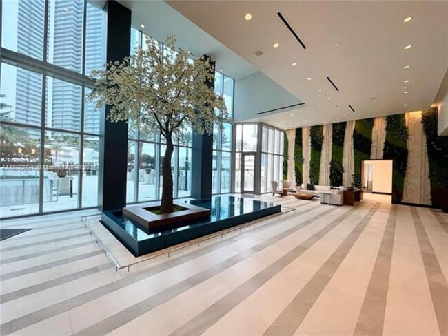 Building Photo - 851 NE 1st Ave