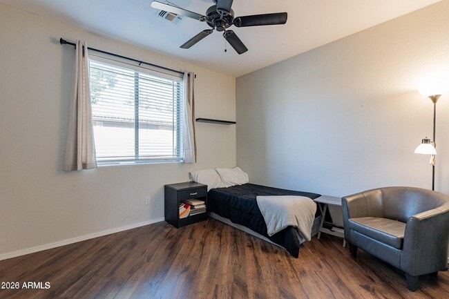 Building Photo - 2155 N Grace Blvd