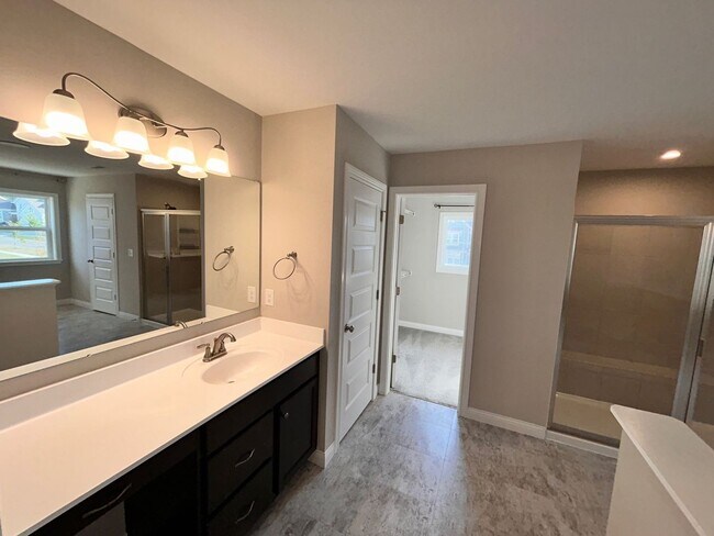 Building Photo - Home For Lease