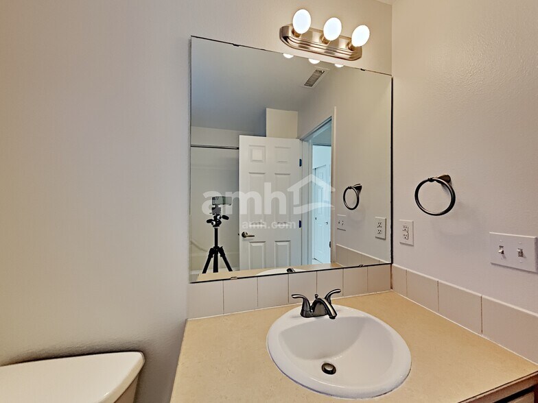 Building Photo - 18114 17th Ave Ct E