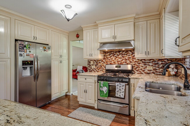 Building Photo - 2238 Gleneagles Dr