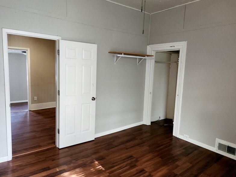 Building Photo - 1622 Ferry St