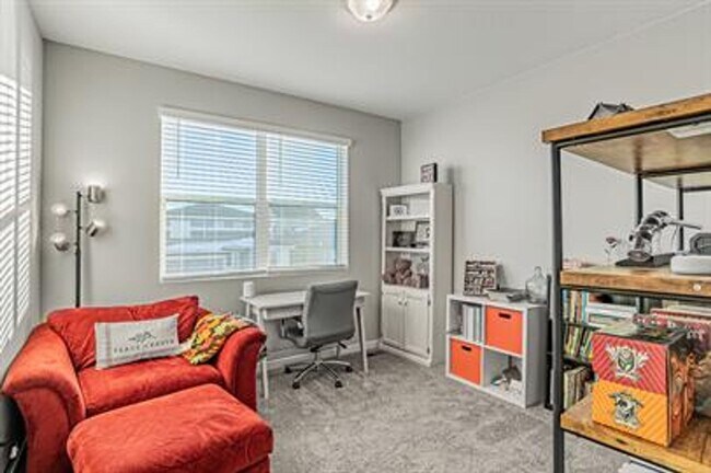 Building Photo - Modern 3 Bed/ 2.5 Bath Townhome in Sterling Ranch