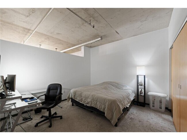 Building Photo - 720 N 4th St