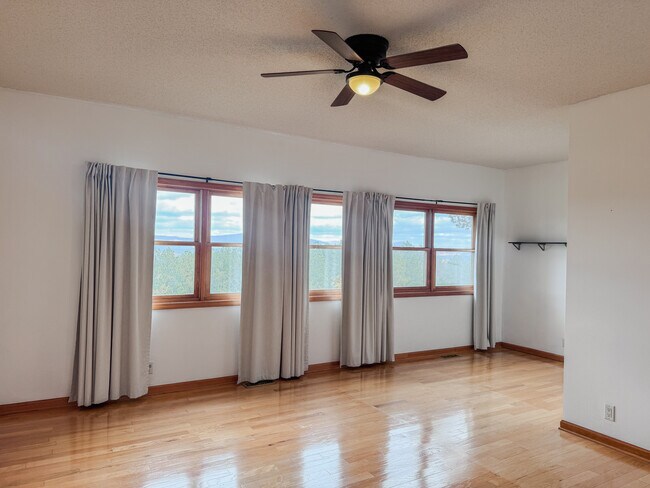 Building Photo - 27 Cadiz Ln