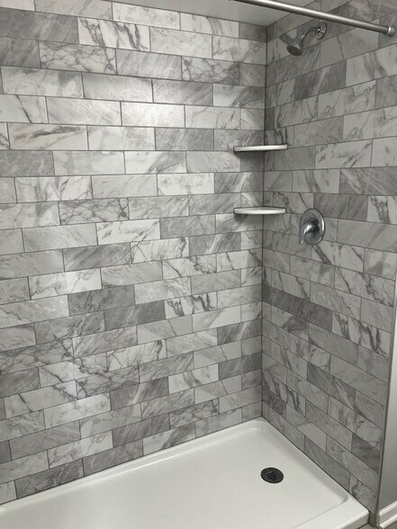 Walk in shower - 121 Washington Ave
