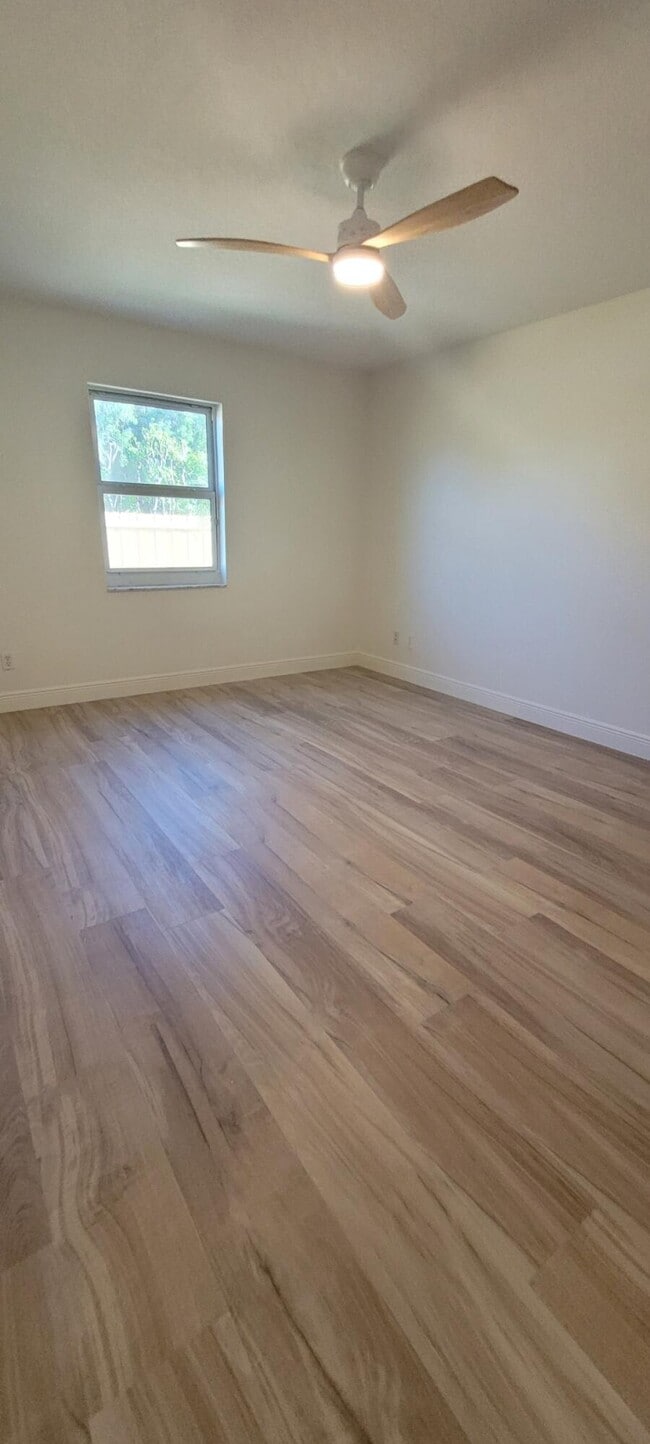 Building Photo - 524 Indigo Ave