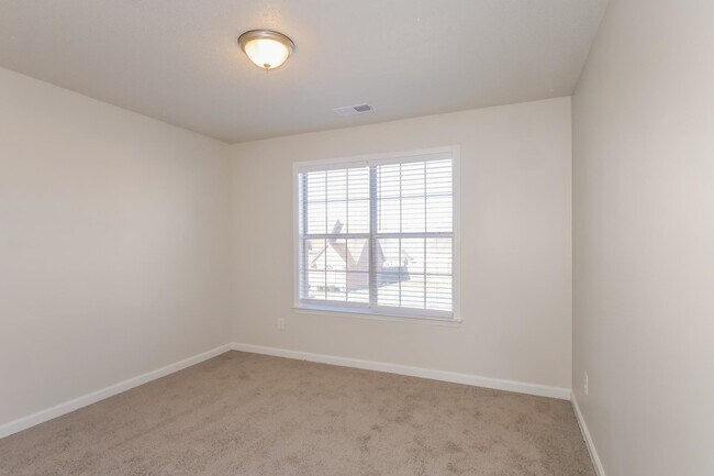 Building Photo - 7317 Pinnacle Farms Dr