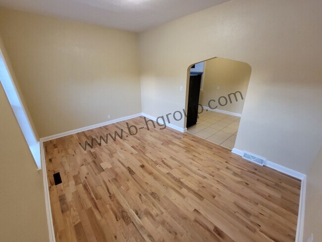 Building Photo - 5714 7th Ave