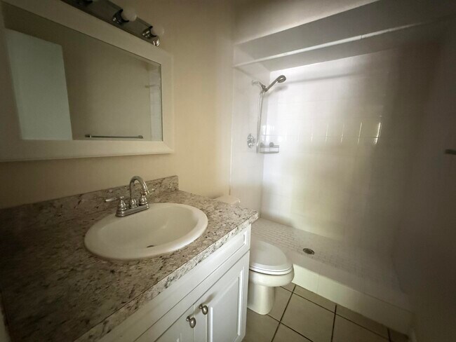 Building Photo - 1516-1543 43rd Ave