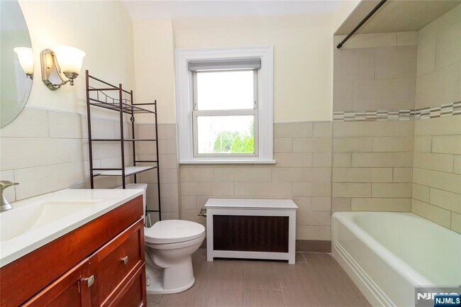Building Photo - 29 13th Ave