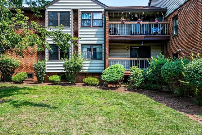Building Photo - 135 Beverly Hl Ter
