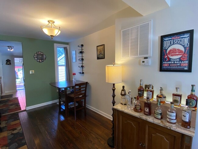 Building Photo - Charming two level row house in downtown Frederick available now!