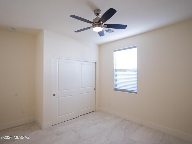 Building Photo - 1616 E Hedrick Dr