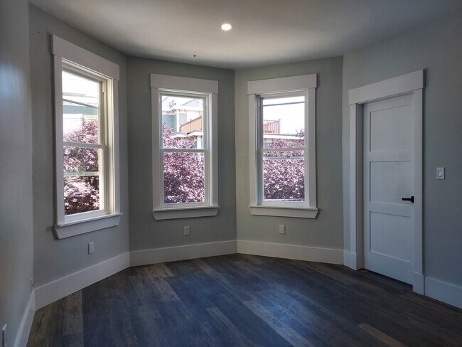 Building Photo - 9 Spring Garden St