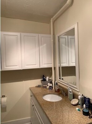 Building Photo - 8 Phillips St