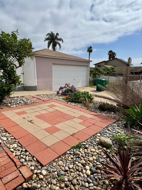 Building Photo - 803 Van Nuys St