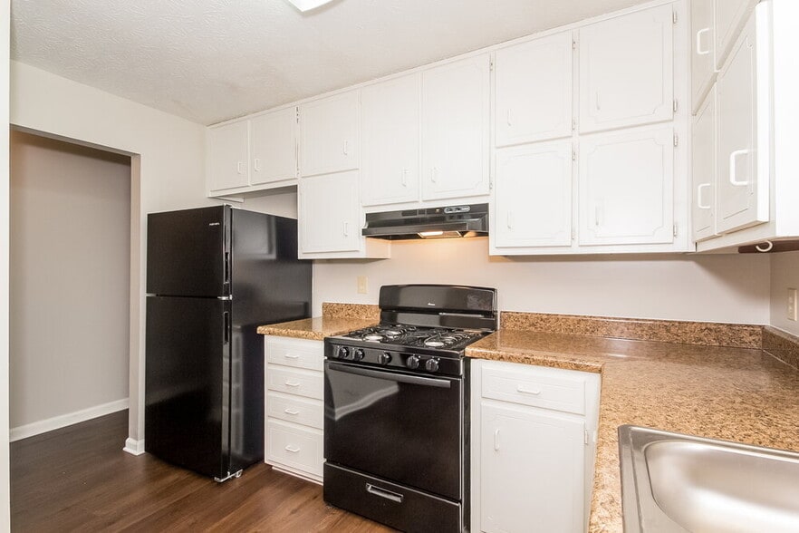 Building Photo - 470 Rosehill Dr
