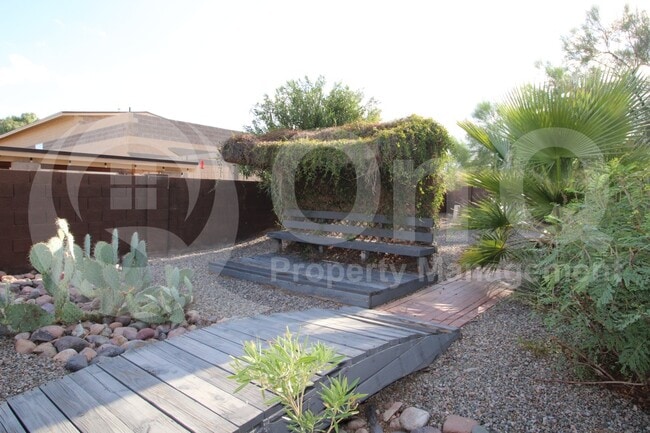 Building Photo - 6149 E Delcoa Ave