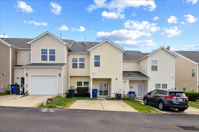 Building Photo - Well Maintained Three Bedroom Home!