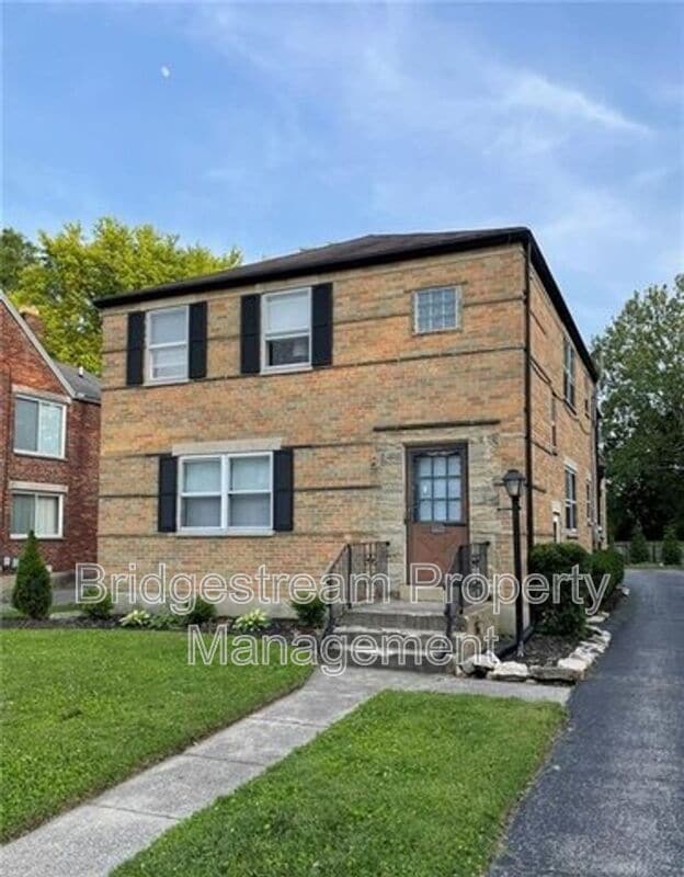 Building Photo - 108 Bellaire Ave