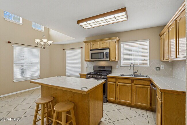 Building Photo - 12604 Gilded Sun Dr