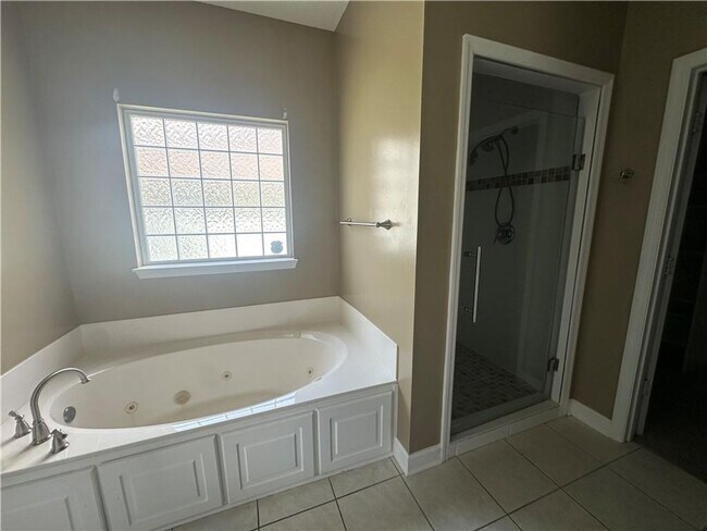 Building Photo - 235 Wellington Pl