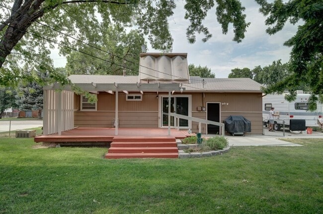 Building Photo - 4 Bedroom 2 Bathroom Located on the Boise Bench (Available for a 6 month lease).