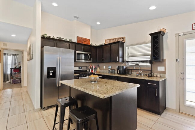 Building Photo - 12156 Mesquite Thorn Dr