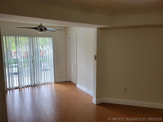Building Photo - 2496 Centergate Dr
