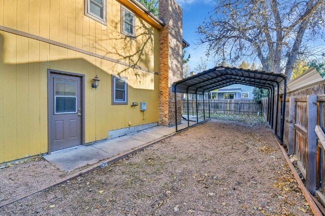 Building Photo - $2,895 - 3 Bed, 2.5 Bath Home in Broomfiel...