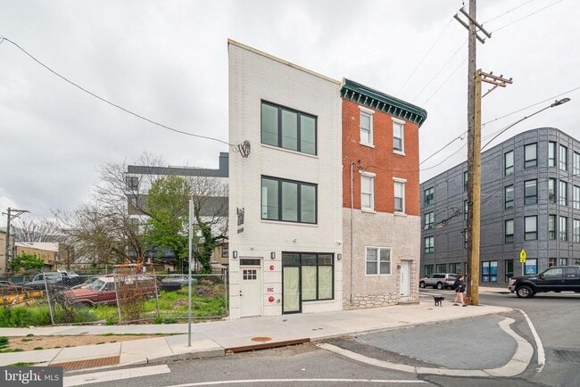 Building Photo - 2330 Frankford Ave