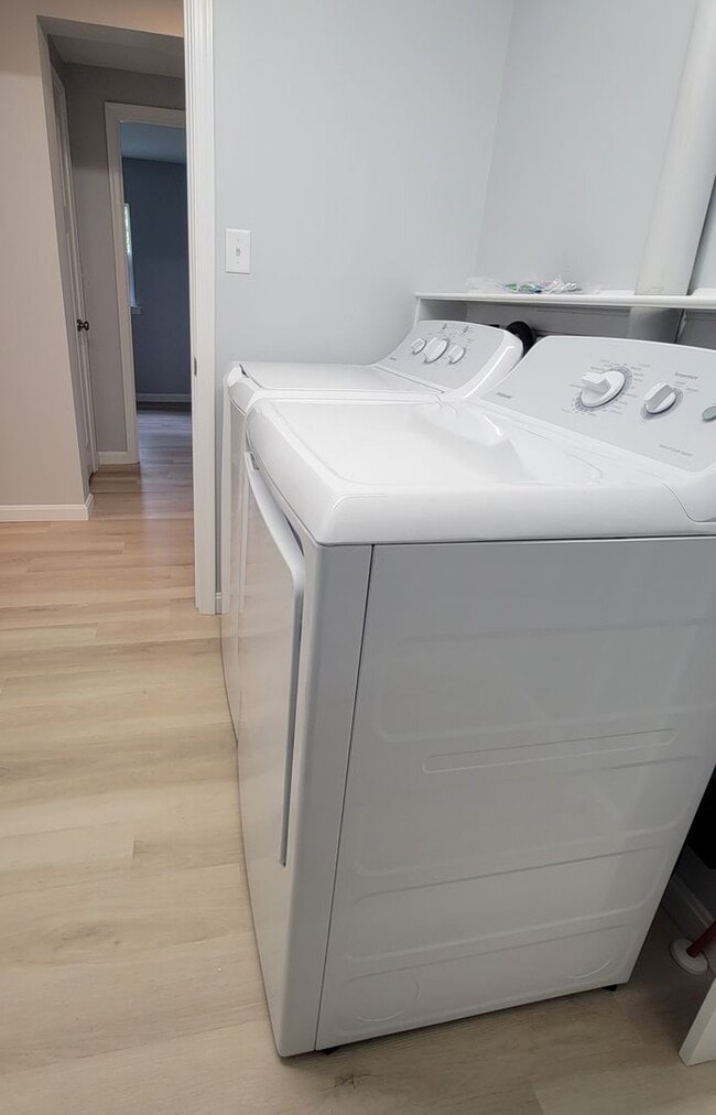Building Photo - Remodeled Single Family home in Milton