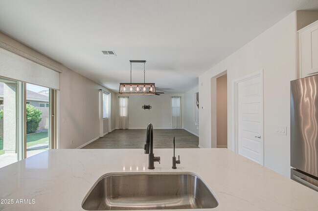 Building Photo - 9856 E Palladium Dr