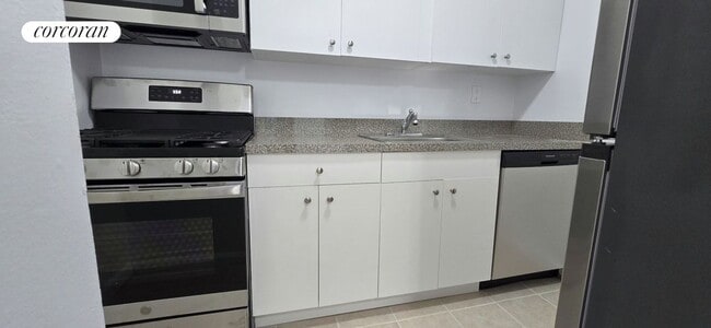 Building Photo - 175 W 90th St