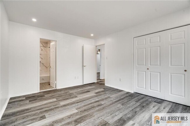 Building Photo - 130 Winchester Way