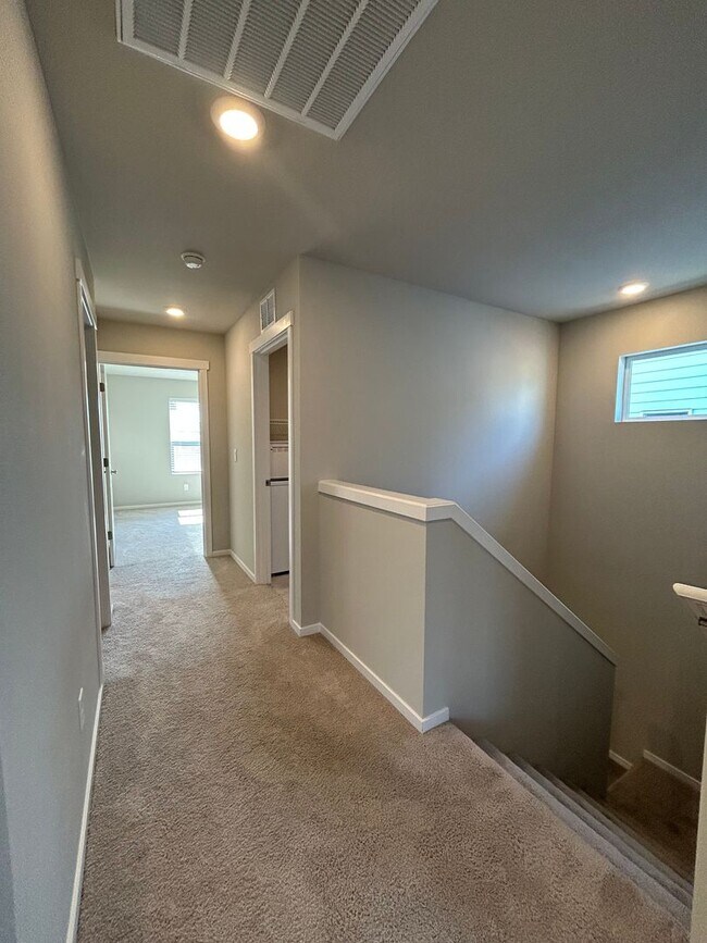 Building Photo - Beautiful 4 Bedroom Home with Attached Garage!