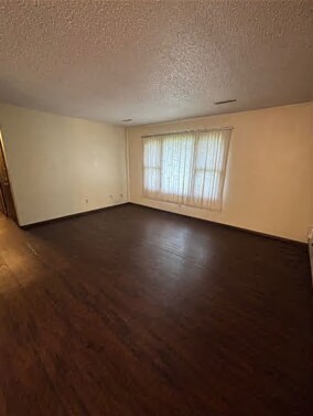 Building Photo - 1461 Valley View Dr