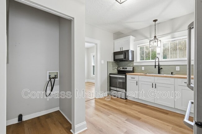 Building Photo - 1602 Branson Ave