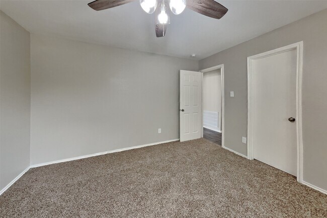 Building Photo - 5010 Diamondcliff Ct